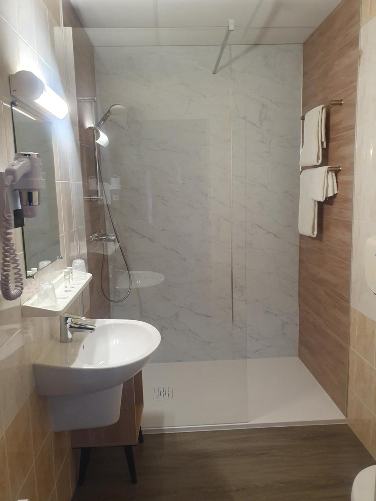 Hotel Salea ポルニック エクステリア 写真